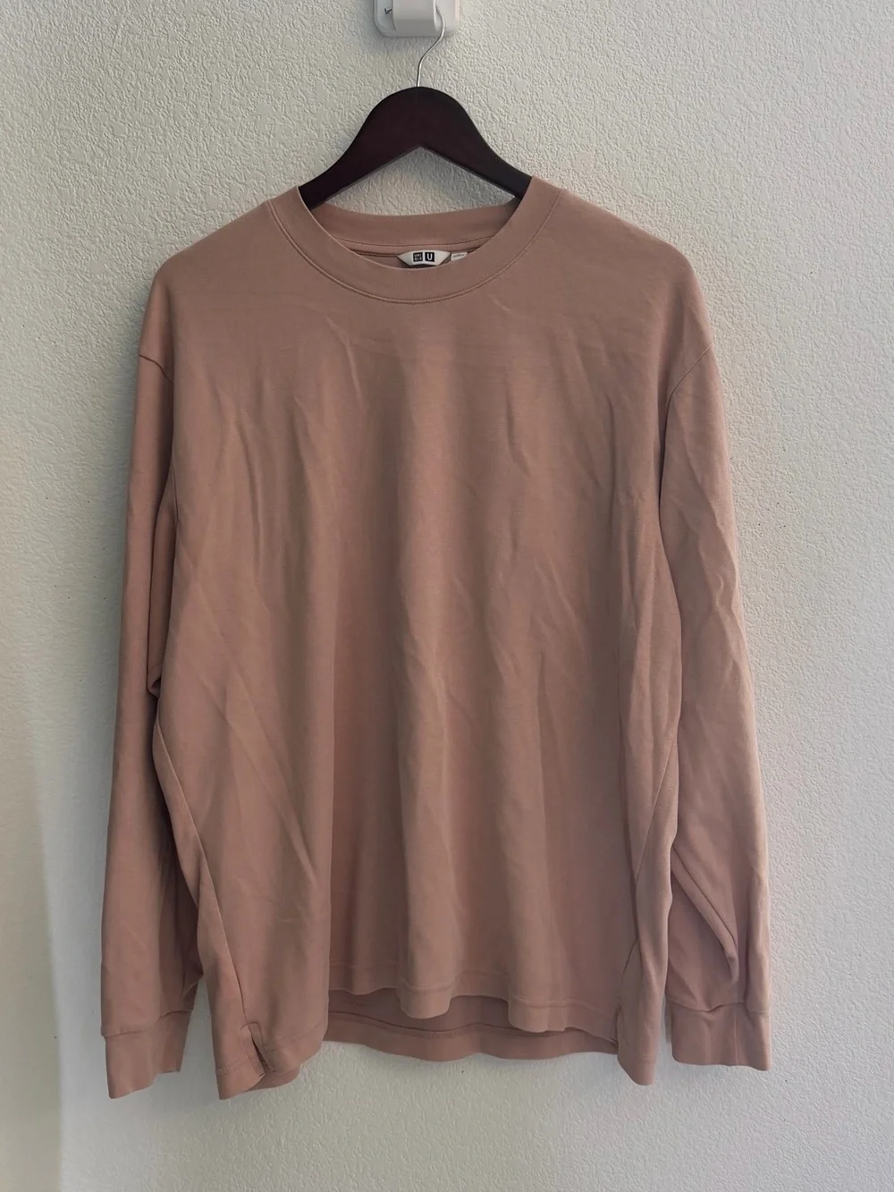 Uni Qlo T Shirt Bundle - 5 Long Sleeve, 1 Short Sleeve V Neck. 4 XXL’s, 2 XL’s.